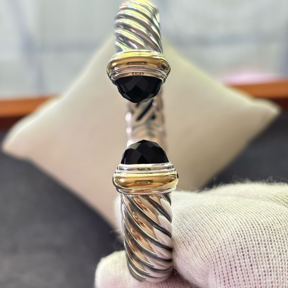 David Yurman 925 & 18k Gold Sculpted Cable Bracelet with Black Onyx-Small - Picture 2 of 9